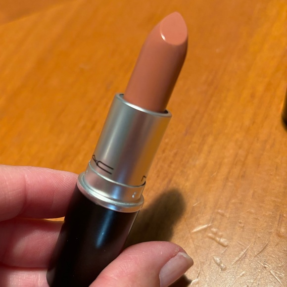 MAC Yash Lipstick Discontinued - Picture 9 of 16